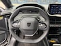 Peugeot 2008 1.2 Turbo 100 PK Allure | Trekhaak 1200KG | Nieuwste Model | Navigatie via Telefoon | Stoelverwarming | LED Verlichting | Keyless Entry/Start | Cruise Control | Hoge Zitpositie | Parkeersensoren | DAB | Digitaal Dashboard | Half Lederen stoelen | Lichtmetalen Velgen 17 inch |