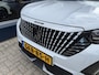 Peugeot 2008 1.2 Turbo 100 PK Allure | Trekhaak 1200KG | Nieuwste Model | Navigatie via Telefoon | Stoelverwarming | LED Verlichting | Keyless Entry/Start | Cruise Control | Hoge Zitpositie | Parkeersensoren | DAB | Digitaal Dashboard | Half Lederen stoelen | Lichtmetalen Velgen 17 inch |