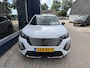 Peugeot 2008 1.2 Turbo 100 PK Allure | Trekhaak 1200KG | Nieuwste Model | Navigatie via Telefoon | Stoelverwarming | LED Verlichting | Keyless Entry/Start | Cruise Control | Hoge Zitpositie | Parkeersensoren | DAB | Digitaal Dashboard | Half Lederen stoelen | Lichtmetalen Velgen 17 inch |