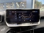 Peugeot 2008 1.2 Turbo 100 PK Allure | Trekhaak 1200KG | Nieuwste Model | Navigatie via Telefoon | Stoelverwarming | LED Verlichting | Keyless Entry/Start | Cruise Control | Hoge Zitpositie | Parkeersensoren | DAB | Digitaal Dashboard | Half Lederen stoelen | Lichtmetalen Velgen 17 inch |