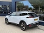 Peugeot 2008 1.2 Turbo 100 PK Allure | Trekhaak 1200KG | Nieuwste Model | Navigatie via Telefoon | Stoelverwarming | LED Verlichting | Keyless Entry/Start | Cruise Control | Hoge Zitpositie | Parkeersensoren | DAB | Digitaal Dashboard | Half Lederen stoelen | Lichtmetalen Velgen 17 inch |