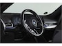 BMW X1 sDrive18i 136 PK | M-Sport | Afn. Trekhaak | Dig. Cockpit | Cruise | PDC | Camera | NAV + App. Connect | ECC | Elek. Klep | LM 18" |