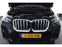 BMW X1 sDrive18i 136 PK | M-Sport | Afn. Trekhaak | Dig. Cockpit | Cruise | PDC | Camera | NAV + App. Connect | ECC | Elek. Klep | LM 18" |