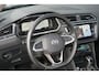 Volkswagen Tiguan 1.5 TSI Life Business | PANO | trekhaak | leer