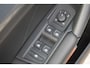 Volkswagen Tiguan 1.5 TSI Life Business | PANO | trekhaak | leer