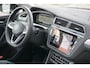 Volkswagen Tiguan 1.5 TSI Life Business | PANO | trekhaak | leer