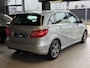 Mercedes-Benz B-klasse 180 Ambition | Sport | Leer | Xenon | Weinig KM | Cruise C | PDC | Interesse in een bezichtiging of proefrit, bel of app met 06-24282842 / 06-42130156