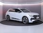 Audi Q4 e-tron 50 quattro Launch edition S Competition 77 kWh 299 pk | Navigatie | Warmtepomp | Trekhaak (wegklapbaar) | Parkeersensoren | Achteruitrijcamera | Elektr. voorstoelen | S-Line |