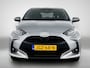 Toyota Yaris 1.5 Hybrid 115 Dynamic Comfort Pack | BTW voertuig | Dealer onderhouden | Stoel+stuurverwarming | Dodehoek detectie | Parkeersensoren voor+achter | Climate Control | Cruise Control Adaptive |