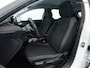 Peugeot e-208 EV Active Pack 50 kWh (APPLE CARPLAY,LED VERLICHTING,KEYLESS,PARKEERSENSOREN,SPORTSTOELEN,CLIMATE,CRUISE,LM-VELGEN)