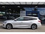 Ford Focus Wagon 155PK ST-LINE-X AUTOMAAT BTW PANODAK EL-ACHTERKLEP BLISS WINTERPACK HEAD-UP DISPLAY EX-FABR. AUTO 100.000KM/4JR GARANTIE