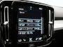 Volvo XC40 T5 Recharge R-Design PHEV 262pk Dealer O.H | SOH 89,8% | Trekhaak Af Fabriek | Adaptive Cruise | Camera | Sportstoelen Memory & Verwarmd | Keyless | BLIS | Apple Carplay | Stuurverwarming | Pilot Assist | Virtual | Navigatie | DAB | 19"L.M | Plug In Hybrid |