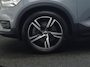 Volvo XC40 T5 Recharge R-Design PHEV 262pk Dealer O.H | SOH 89,8% | Trekhaak Af Fabriek | Adaptive Cruise | Camera | Sportstoelen Memory & Verwarmd | Keyless | BLIS | Apple Carplay | Stuurverwarming | Pilot Assist | Virtual | Navigatie | DAB | 19"L.M | Plug In Hybrid |