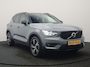 Volvo XC40 T5 Recharge R-Design PHEV 262pk Dealer O.H | SOH 89,8% | Trekhaak Af Fabriek | Adaptive Cruise | Camera | Sportstoelen Memory & Verwarmd | Keyless | BLIS | Apple Carplay | Stuurverwarming | Pilot Assist | Virtual | Navigatie | DAB | 19"L.M | Plug In Hybrid |
