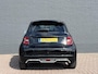 Abarth 500e Turismo 42 kWh | SOH 95% | 155 PK | Sportstoelen | Glazendak | Zomerbanden + Winterbanden | Sound Generator | Stoelverwarming | Cruise Control | LED | CarPlay | Climate Control | Sensoren Voor + Achter | Camera |