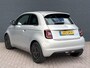 Fiat 500e Giorgio Armani Edition 42 kWh 1e Eigenaar | Unieke Uitvoering | Adaptieve Cruise Control | Lane Assist | Navigatie | Apple Carplay | Parkeersensoren Voor & Achter | Parkeercamera |