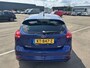 Ford Focus 1.0 Titanium | 1e-eigenaar | Volledig Dealeronderhouden! | ST-Line optiek | 18-inch | Camera | Voorruitverwarming | Cruise Control | Navigatie