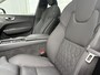 Volvo XC60 2.0 T6 Plug-in hybrid AWD Ultra Dark | Stoel-/Stuurverwarming | Getint Glas | Head-up Display | Adaptieve Cruise Control | Luchtvering | Trekhaak | BLIS |