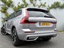 Volvo XC60 2.0 T6 Plug-in hybrid AWD Ultra Dark | Stoel-/Stuurverwarming | Getint Glas | Head-up Display | Adaptieve Cruise Control | Luchtvering | Trekhaak | BLIS |