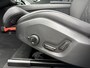 Volvo XC60 2.0 T6 Plug-in hybrid AWD Ultra Dark | Stoel-/Stuurverwarming | Getint Glas | Head-up Display | Adaptieve Cruise Control | Luchtvering | Trekhaak | BLIS |