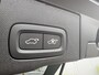 Volvo XC60 2.0 T6 Plug-in hybrid AWD Ultra Dark | Stoel-/Stuurverwarming | Getint Glas | Head-up Display | Adaptieve Cruise Control | Luchtvering | Trekhaak | BLIS |
