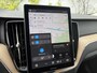 Volvo XC60 2.0 T6 Plug-in hybrid AWD Ultra Dark | Stoel-/Stuurverwarming | Getint Glas | Head-up Display | Adaptieve Cruise Control | Luchtvering | Trekhaak | BLIS |