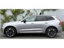 Volvo XC60 2.0 T6 Plug-in hybrid AWD Ultra Dark | Stoel-/Stuurverwarming | Getint Glas | Head-up Display | Adaptieve Cruise Control | Luchtvering | Trekhaak | BLIS |