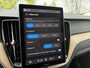 Volvo XC60 2.0 T6 Plug-in hybrid AWD Ultra Dark | Stoel-/Stuurverwarming | Getint Glas | Head-up Display | Adaptieve Cruise Control | Luchtvering | Trekhaak | BLIS |