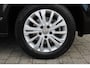 Volkswagen Transporter 2.0 TDI 150 PK DSG L1 Bulli | Trekhaak | Achterdeuren | Passagiersstoel | Adaptive cruise | Navigatie | Verwarmde voorruit | 17" LMV