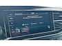 Volkswagen Transporter 2.0 TDI 150 PK DSG L1 Bulli | Trekhaak | Achterdeuren | Passagiersstoel | Adaptive cruise | Navigatie | Verwarmde voorruit | 17" LMV