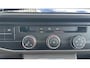 Volkswagen Transporter 2.0 TDI 150 PK DSG L1 Bulli | Trekhaak | Achterdeuren | Passagiersstoel | Adaptive cruise | Navigatie | Verwarmde voorruit | 17" LMV