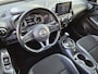 Nissan Juke 1.6 Hybrid N-Connecta / Fabrieksgarantie tot 03-2027 / Dealer onderhouden / Cruise control / Navigatie via Apple Carplay Android Auto / Achteruitrijcamera / Parkeersensoren voor en achter / Climate control / Keyless Entry/Start /