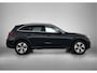 Mercedes-Benz GLC 300 e 4MATIC Plug-In Hybride Trekhaak | Panorama Schuif-Kanteldak | Rijassistentiepakket plus | Parkeerpakket met 360°-camera | Digital Licht. Inclusief 24 maanden Mercedes-Benz Certified garantie voor Europa.