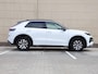 Volkswagen T-Roc Limited Edition 1.5 eTSI 116 PK | Park Assist | Stoel verwarming | App-connect |