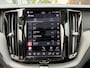 Volvo XC60 Plug-In Hybrid AWD T6 Plus Dark Recharge ADAPT. CRUISE CONTROL | STUUR & STOEL VERWARMING | PANORAMA DAK | 360 GRADEN CAMERA | ELEK. STOELEN MET GEHEUGEN | HARMAN/KARDON AUDIO