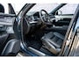 Volvo XC90 T8 Plug-in hybrid AWD Ultra Black Ed. Exec. | Executive | Heico Body Kit | Selected Level | Black Pack | Bowers & Wilkins Audio | Luchtvering | Adaptieve Cruise Control | Pilot Assist | Massage & Ventilatie | Gelamineerde Zijruiten Rondom | Getint Glas | Zitverlenging | 22" LM