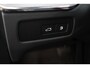 Volvo XC60 Plus Black Edition Recharge Plug-In Hybrid AWD | Elektrisch glazen panorama-dak | Lichtmetalen velgen 21" | Luxe lederen/stof bekleding