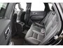 Volvo XC60 Plus Black Edition Recharge Plug-In Hybrid AWD | Elektrisch glazen panorama-dak | Lichtmetalen velgen 21" | Luxe lederen/stof bekleding