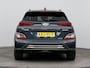 Hyundai Kona Electric EV COMFORT 64 kWh | UNIEK! | FACELIFT MODEL! | LAGE KMSTAND! | 3 FASEN | WARMTEPOMP | CAMERA | CLIMA | CRUISE ADAPT. | NAVI | PRIVACY GLASS | DAKRAILING | APPLE CAR PLAY & ADROID AUTO | PDC |