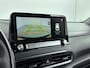 Hyundai Kona Electric EV COMFORT 64 kWh | UNIEK! | FACELIFT MODEL! | LAGE KMSTAND! | 3 FASEN | WARMTEPOMP | CAMERA | CLIMA | CRUISE ADAPT. | NAVI | PRIVACY GLASS | DAKRAILING | APPLE CAR PLAY & ADROID AUTO | PDC |