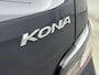 Hyundai Kona Electric EV COMFORT 64 kWh | UNIEK! | FACELIFT MODEL! | LAGE KMSTAND! | 3 FASEN | WARMTEPOMP | CAMERA | CLIMA | CRUISE ADAPT. | NAVI | PRIVACY GLASS | DAKRAILING | APPLE CAR PLAY & ADROID AUTO | PDC |