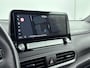 Hyundai Kona Electric EV PREMIUM 64 kWh | 3- FASE | NAVI | CLIMA | ADAPT. CRUISE | CAMERA | HUD | LEDER | STUUR- & STOELVERWARMING | WARMTEPOMP | PRIVACY GLASS | WLTP 481 KM! |