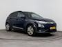 Hyundai Kona Electric EV PREMIUM 64 kWh | 3- FASE | NAVI | CLIMA | ADAPT. CRUISE | CAMERA | HUD | LEDER | STUUR- & STOELVERWARMING | WARMTEPOMP | PRIVACY GLASS | WLTP 481 KM! |