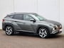 Hyundai Tucson 1.6 T-GDI PHEV I-Motion 4WD Automaat / 265pk / 1350KG Trekgewicht / Navigatie via Android Auto/Apple Carplay / Camera/ Cruise Control Adaptief / Premium Velgen
