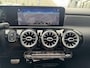 Mercedes-Benz A-klasse 180 AMG NIGHT PANO/SFEER/MEMORY/BURMESTER/WIDESCR. /NAVI/MATRIXLED/2XKEYLESS/CLIMA/STOELVERWARMING/S&S/SPORTZETELS - NL AUTO/KM = NAP