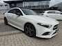 Mercedes-Benz A-klasse 180 AMG NIGHT PANO/SFEER/MEMORY/BURMESTER/WIDESCR. /NAVI/MATRIXLED/2XKEYLESS/CLIMA/STOELVERWARMING/S&S/SPORTZETELS - NL AUTO/KM = NAP