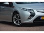 Opel Ampera 1.4 Nederlandse auto 129404 NAP accu is goed actieradius is voldoende rond 40 a 45 km leren bekleding ecc camera BOSE key less navigatie 2 laadkabels en boekjes aanwezig