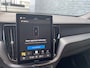 Volvo XC60 2.0 T6 Plug-in hybrid AWD Essential facelift stoel + stuurverwarming trekhaak 21 inch