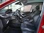 Peugeot 2008 1.2 PureTech Allure | Panoramadak | Stoelverwarming | Trekhaak | Achteruitrijcamera | Navigatie | Apple carplay | Lichtmetalen velgen | Climate control | Cruise control |