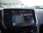 Peugeot 2008 1.2 PureTech Allure | Panoramadak | Stoelverwarming | Trekhaak | Achteruitrijcamera | Navigatie | Apple carplay | Lichtmetalen velgen | Climate control | Cruise control |